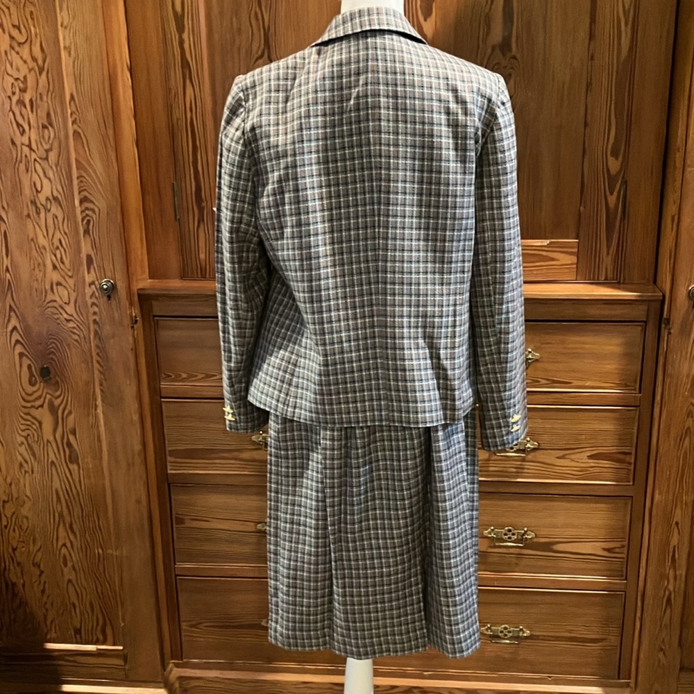 Gray skirt suit with blue orange white plaid 14 - Picture 5 of 7